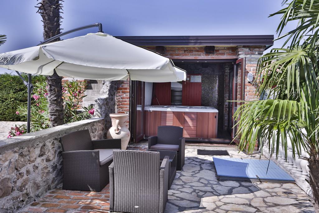Casa Oasa -Accommodation , Pizzeria & Bar Marezige Εξωτερικό φωτογραφία