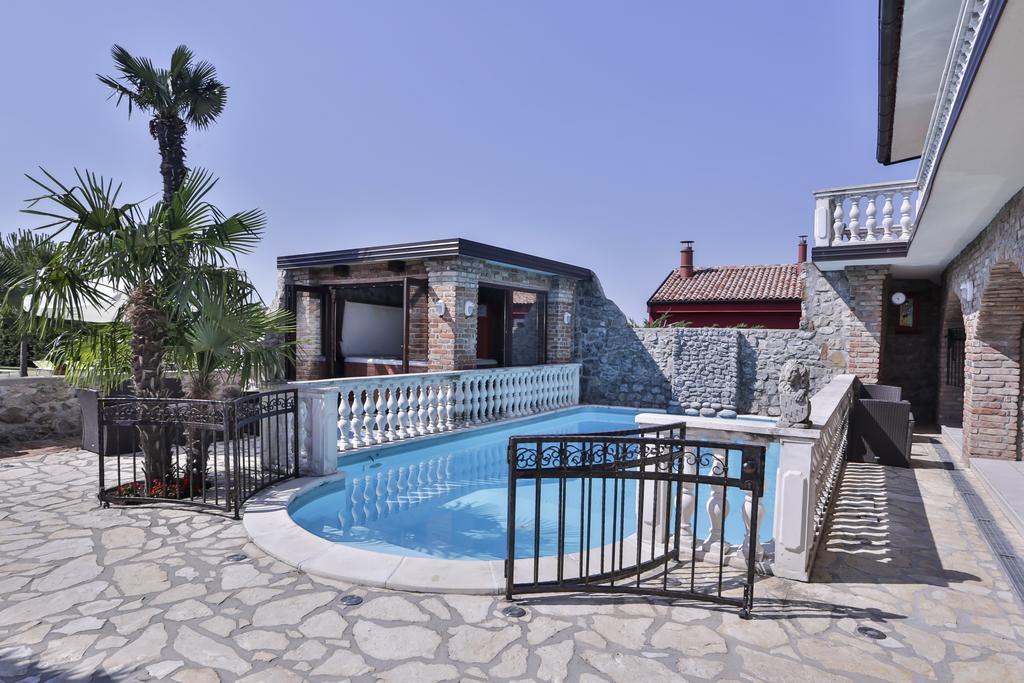 Casa Oasa -Accommodation , Pizzeria & Bar Marezige Εξωτερικό φωτογραφία